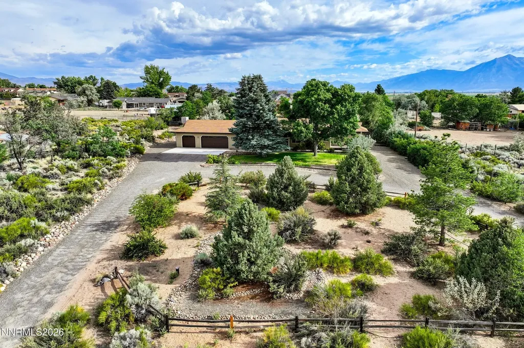 1565 Shirley Minden NV 89423