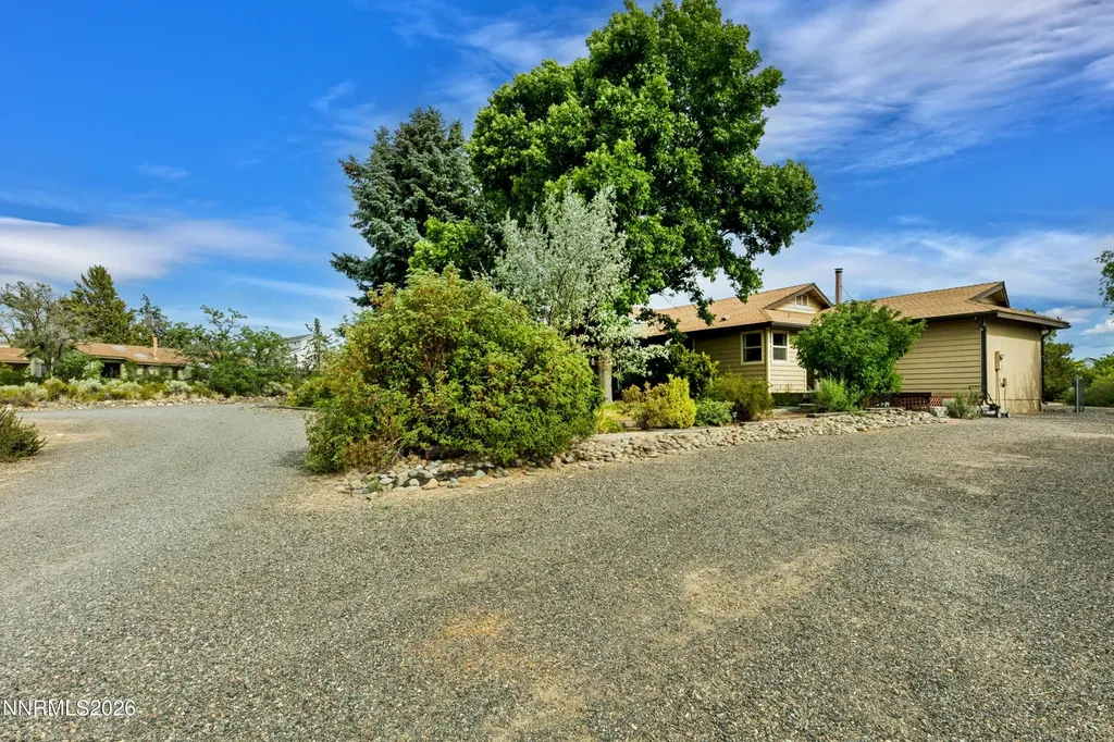 1565 Shirley Minden NV 89423