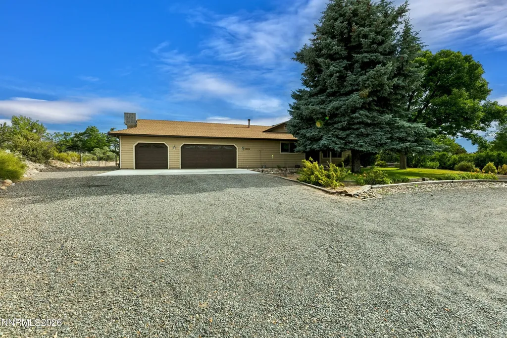 1565 Shirley Minden NV 89423