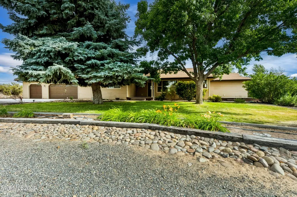 1565 Shirley Minden NV 89423