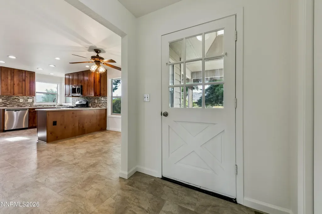 1565 Shirley Minden NV 89423