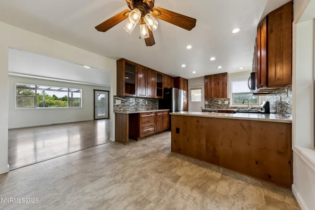 1565 Shirley Minden NV 89423