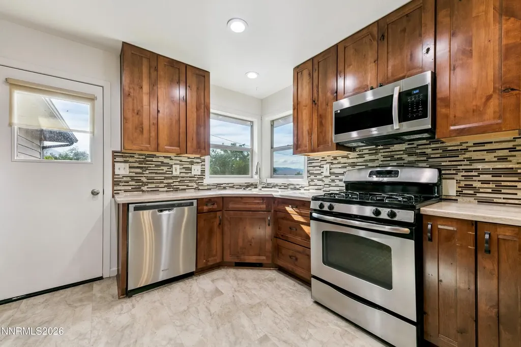 1565 Shirley Minden NV 89423