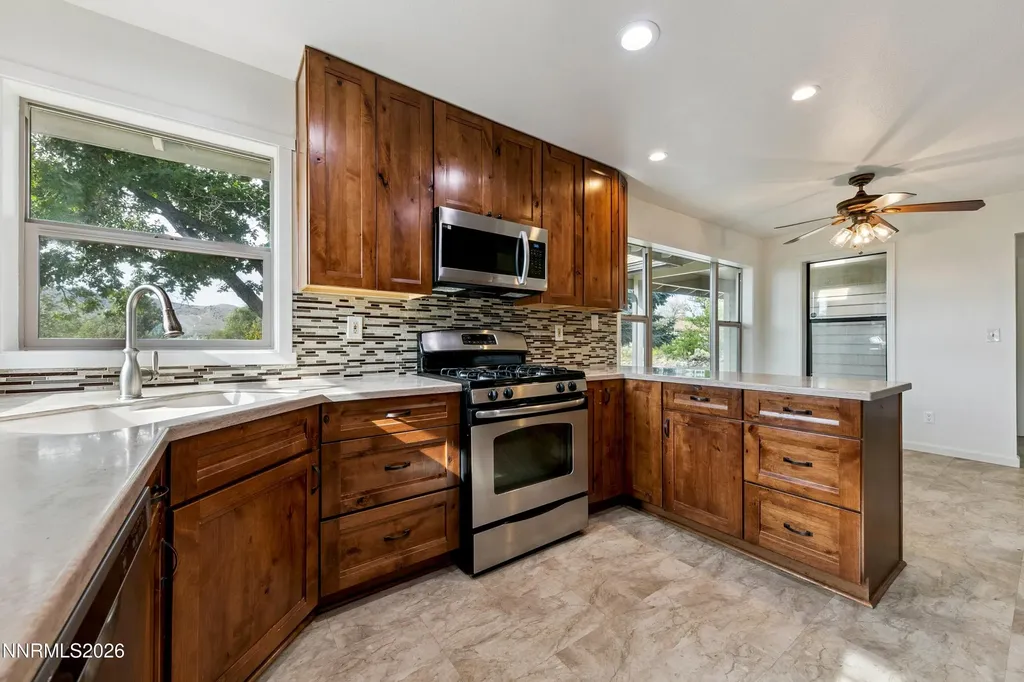 1565 Shirley Minden NV 89423