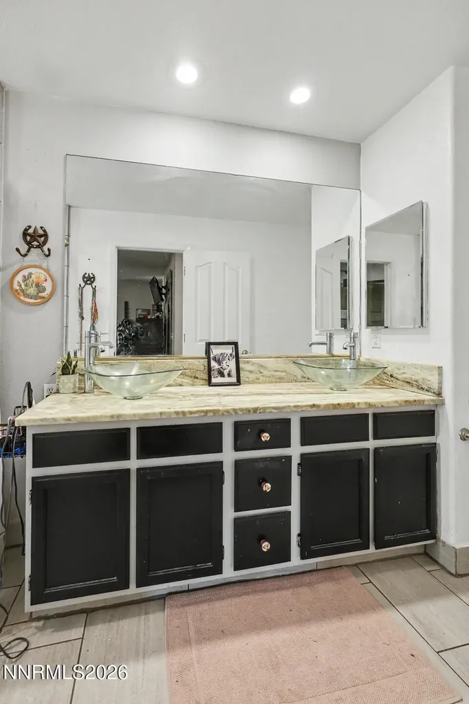 887 Ronald Fallon NV 89406