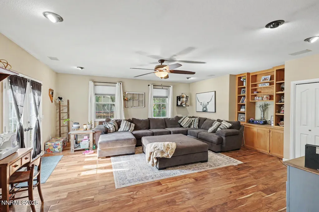 887 Ronald Fallon NV 89406