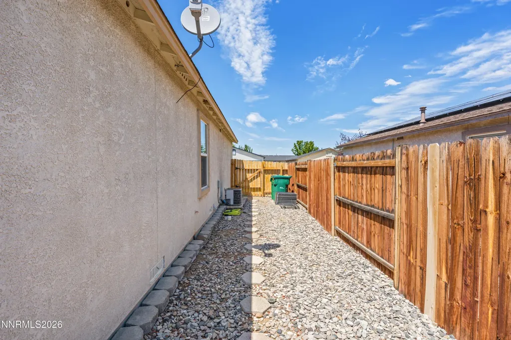 1277 Lullabrooke Sparks NV 89436