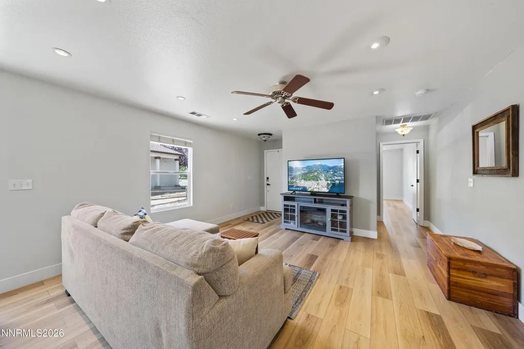 1277 Lullabrooke Sparks NV 89436