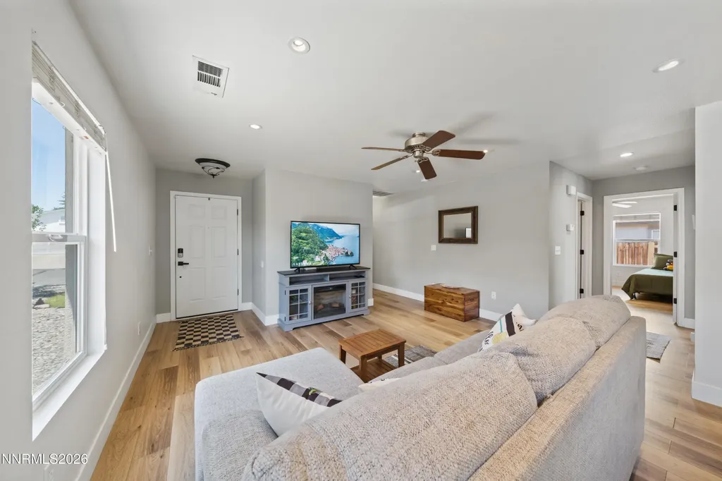 1277 Lullabrooke Sparks NV 89436