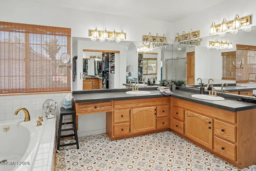 4635 Country River Fallon NV 89406