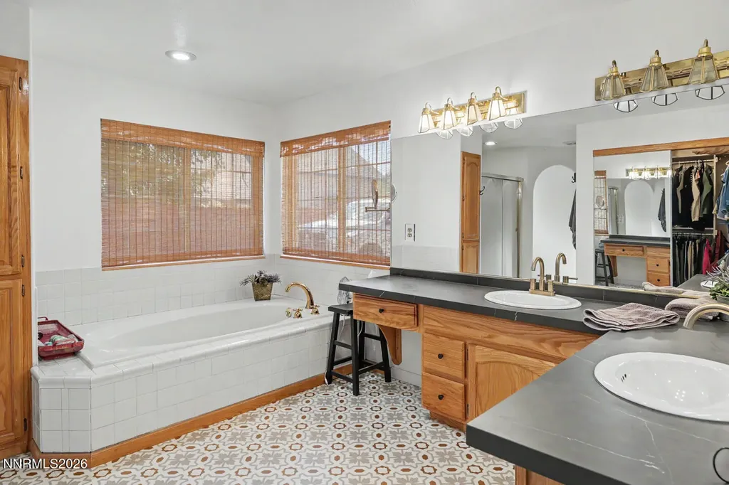 4635 Country River Fallon NV 89406