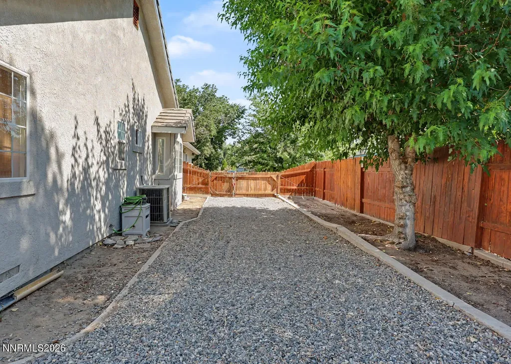 4635 Country River Fallon NV 89406