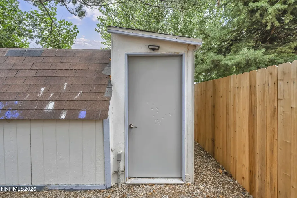 17575 Parrot Reno NV 89508