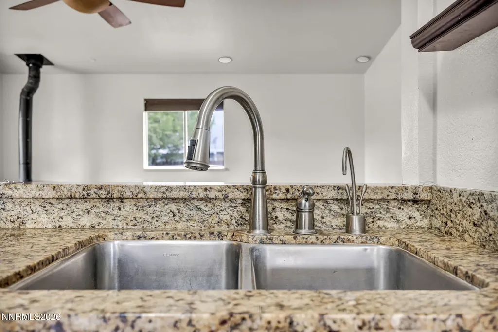 17575 Parrot Reno NV 89508