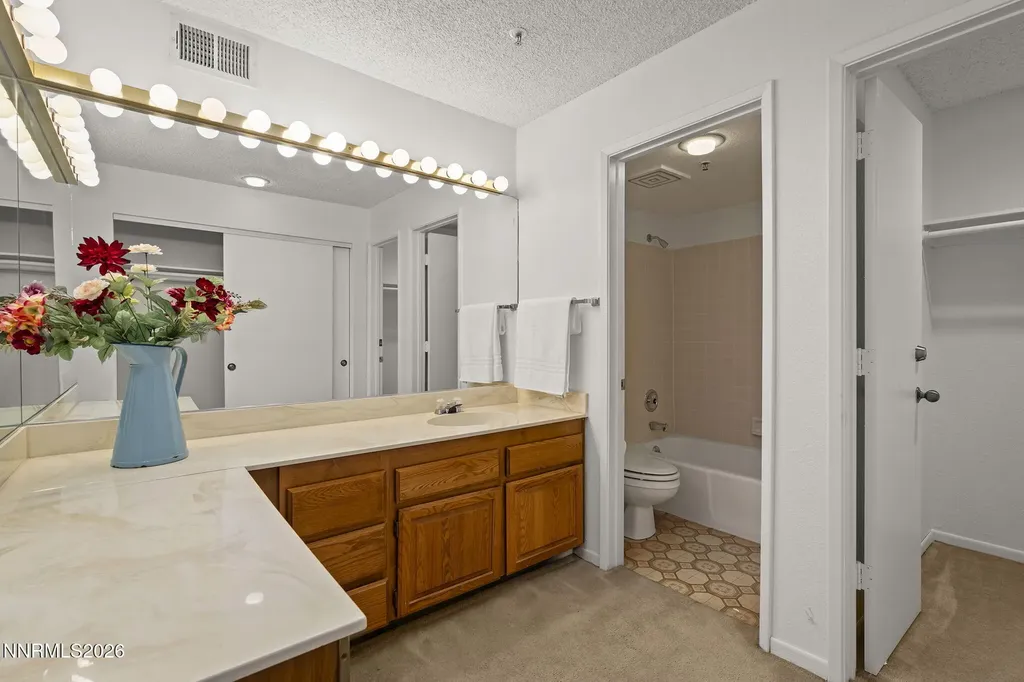 3095 Lakeside Reno NV 89509