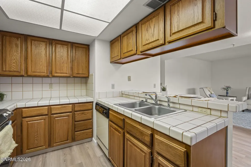 3095 Lakeside Reno NV 89509