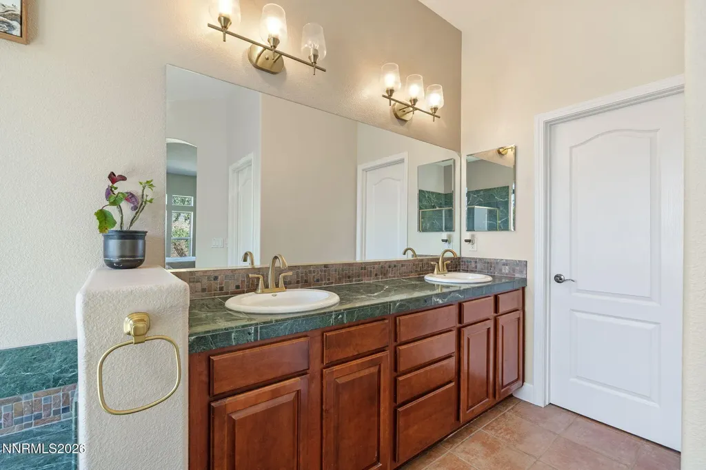 3312 Dog Leg Minden NV 89423