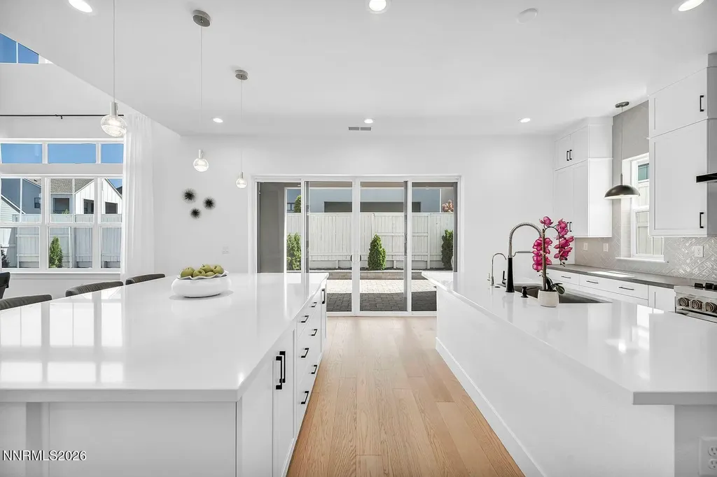 5445 Side Saddle Reno NV 89511