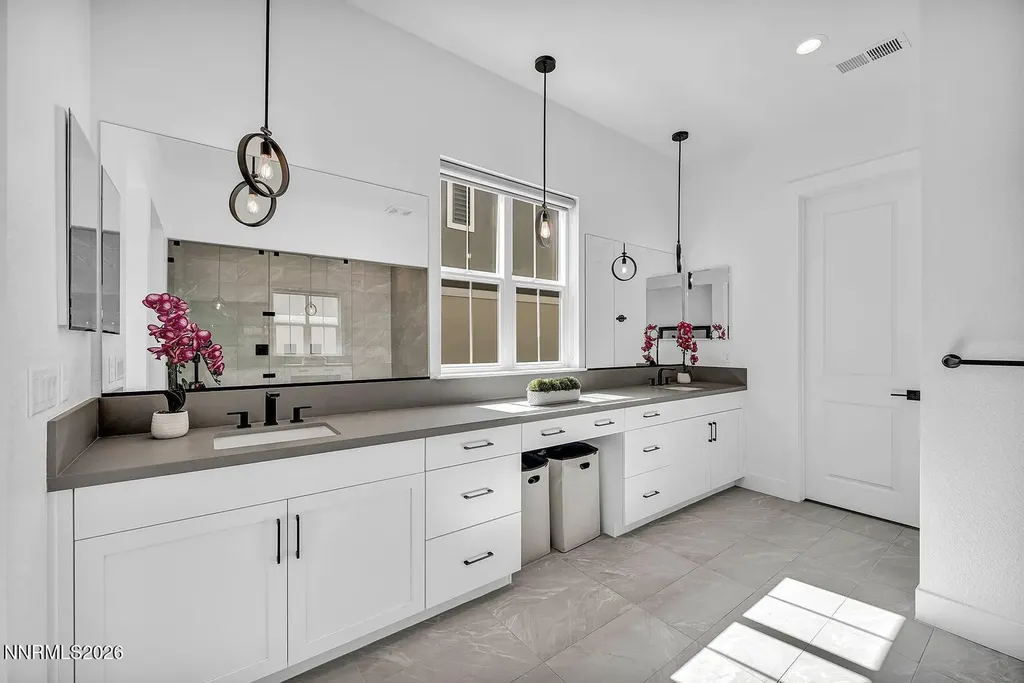 5445 Side Saddle Reno NV 89511