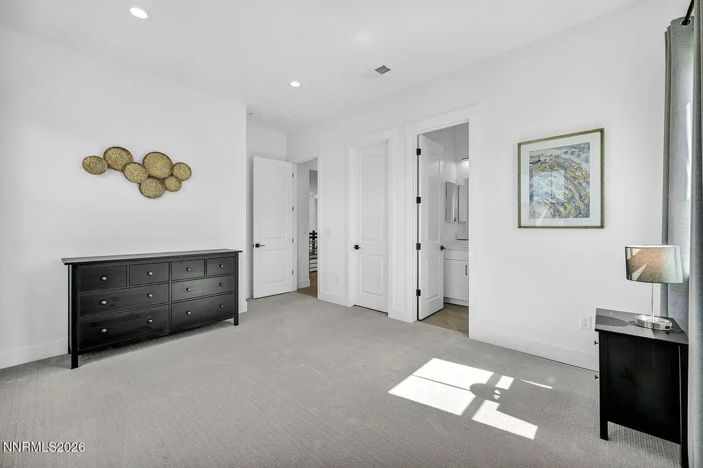 5445 Side Saddle Reno NV 89511