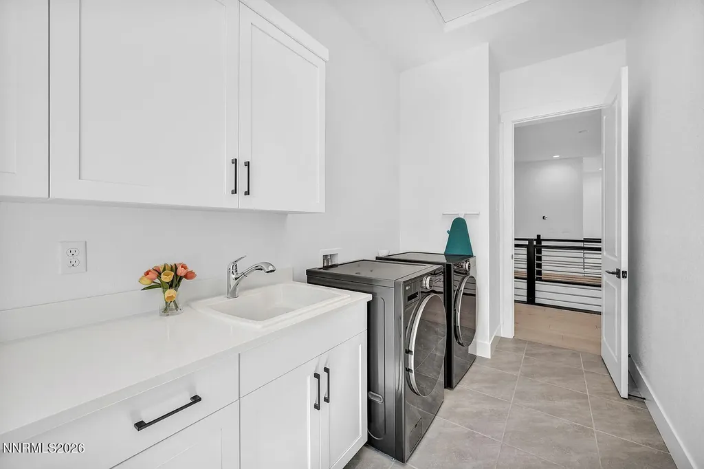 5445 Side Saddle Reno NV 89511