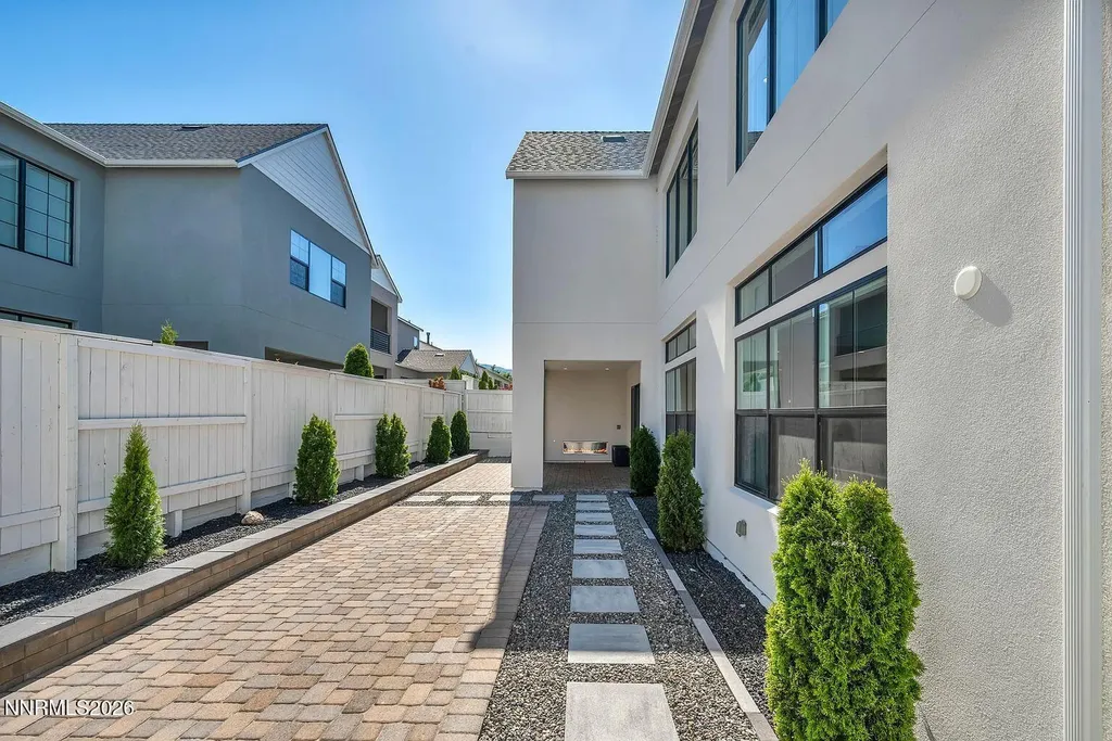 5445 Side Saddle Reno NV 89511