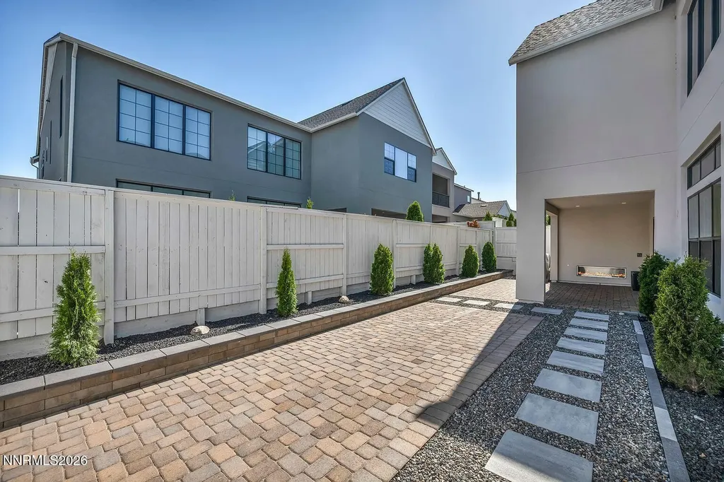 5445 Side Saddle Reno NV 89511