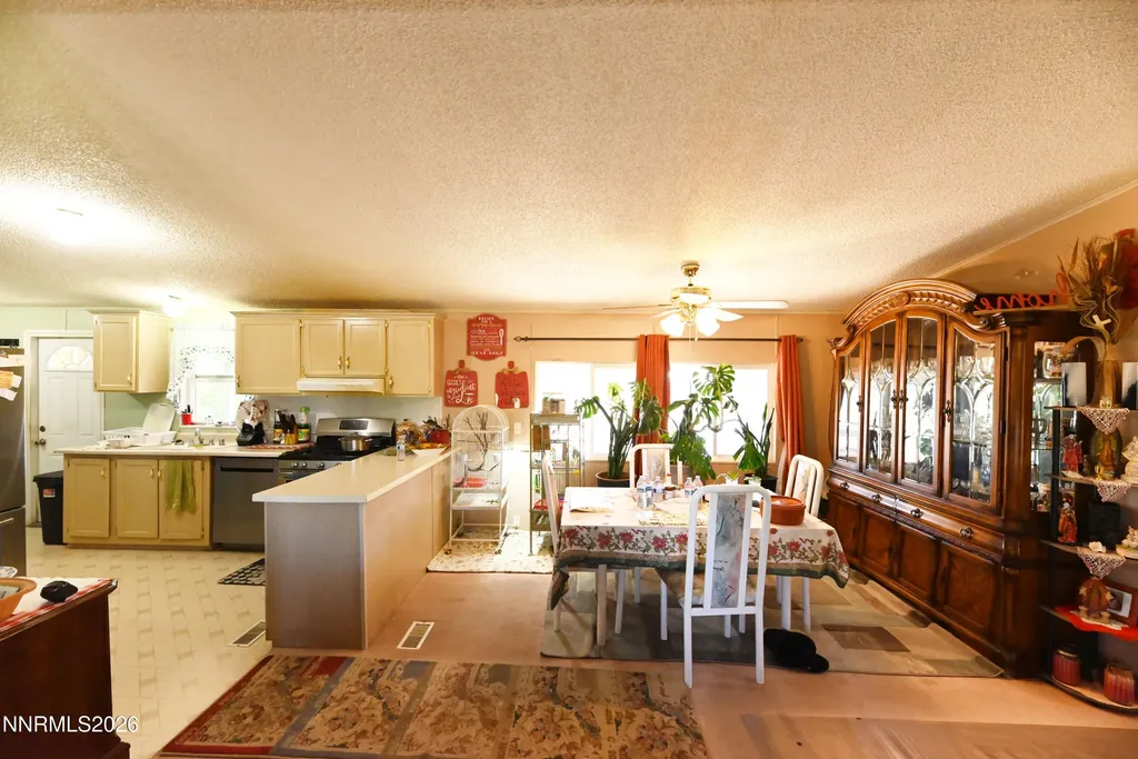 3614 Cherry Silver Springs NV 89429