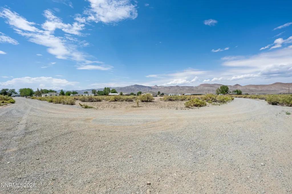15 Northridge Yerington NV 89447