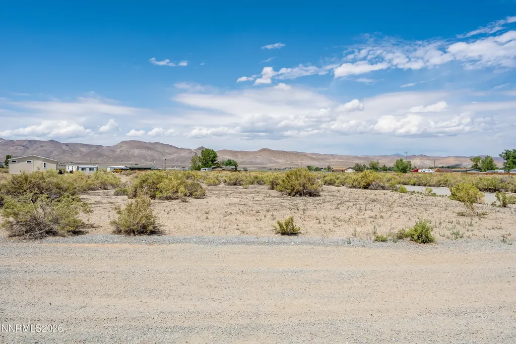 15 Northridge Yerington NV 89447