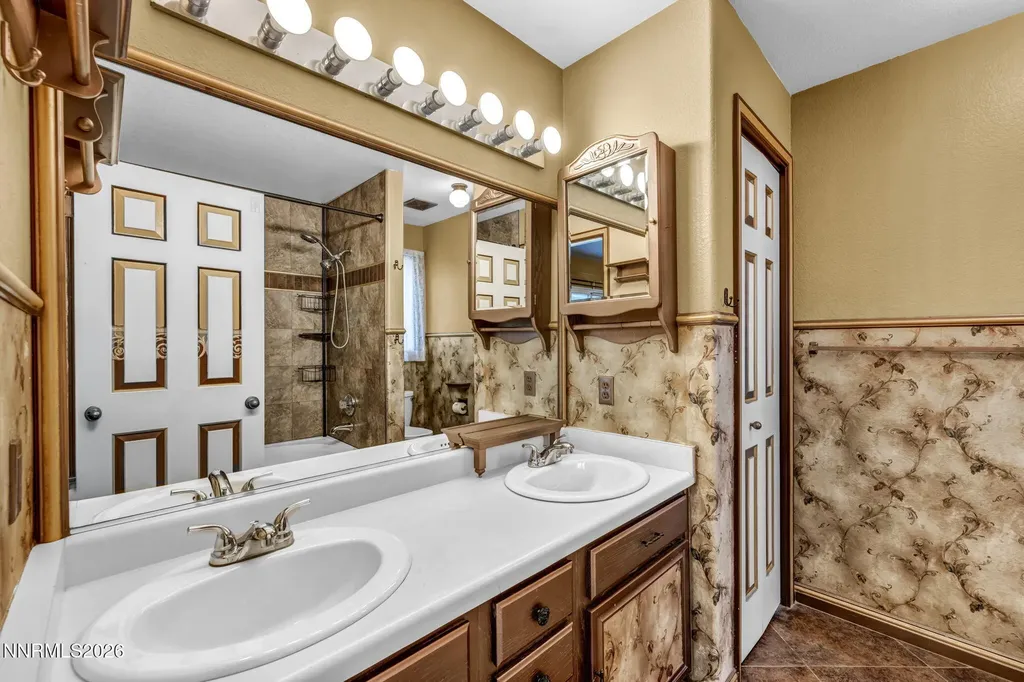 652 Silver Lace Fernley NV 89408
