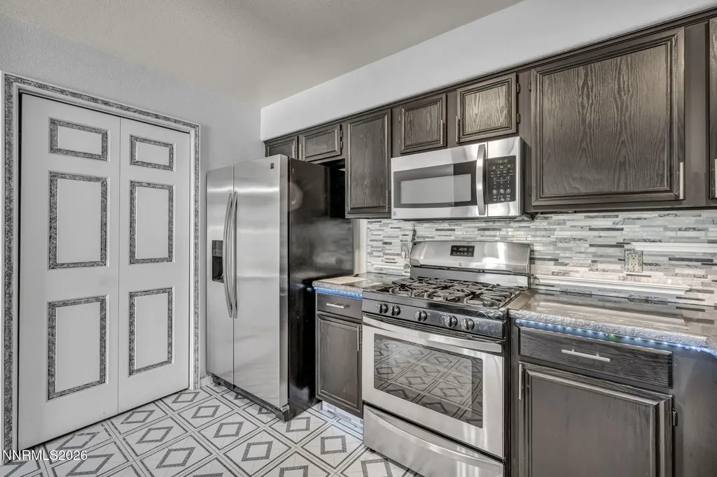 652 Silver Lace Fernley NV 89408