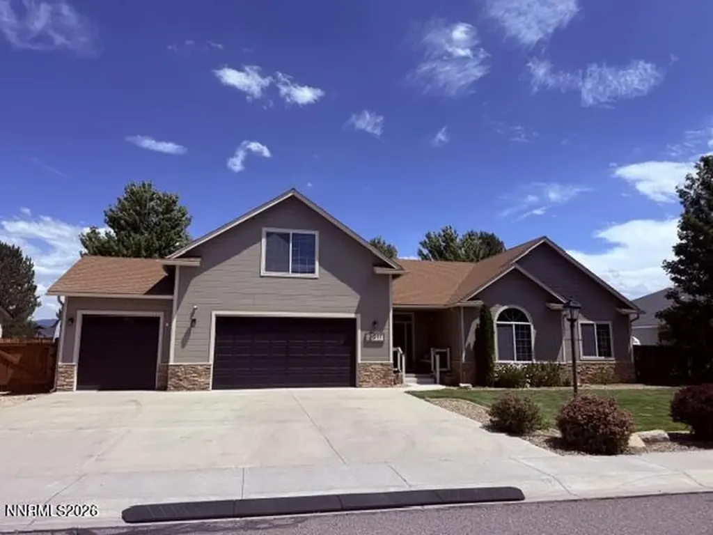 2911 La Cresta Minden NV 89423