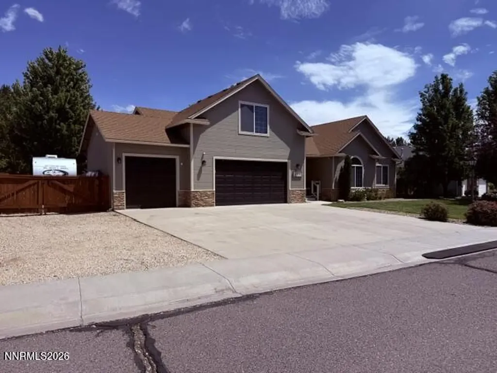 2911 La Cresta Minden NV 89423