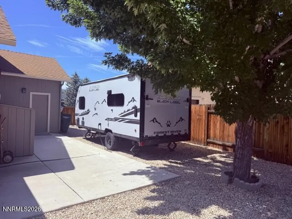 2911 La Cresta Minden NV 89423