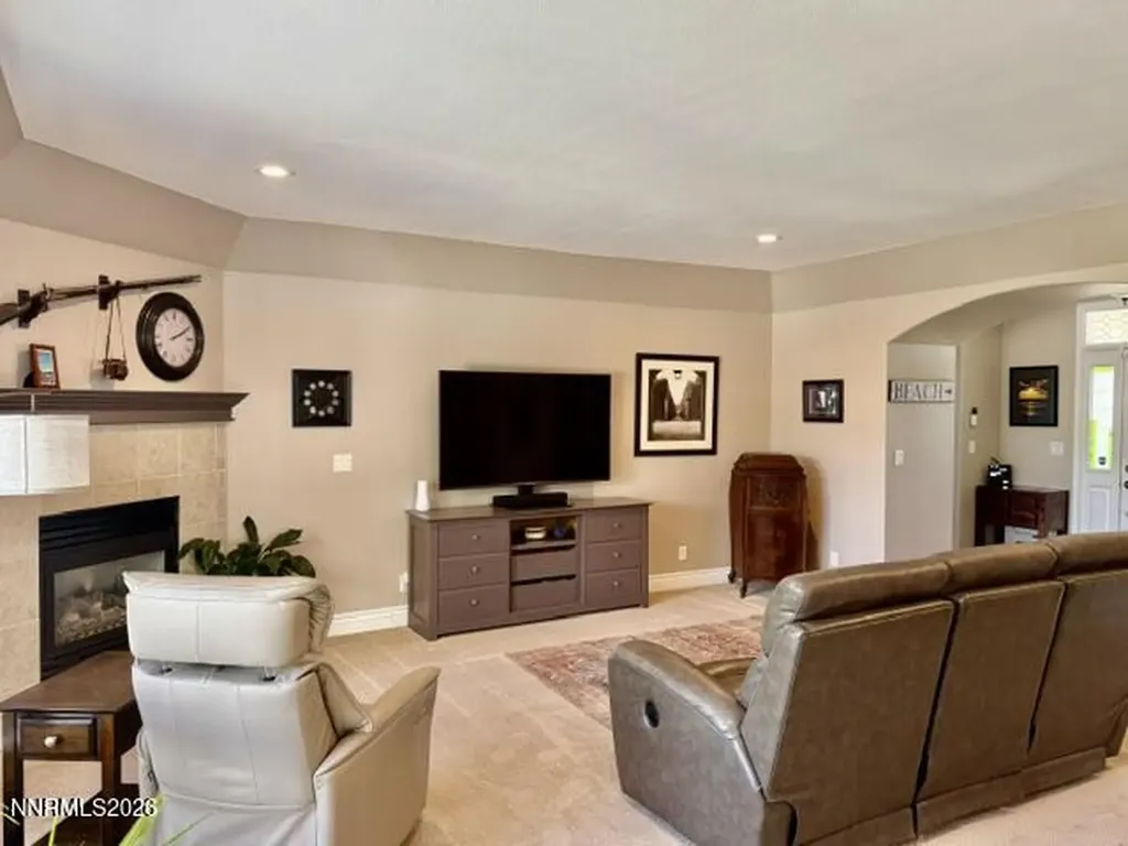 2911 La Cresta Minden NV 89423