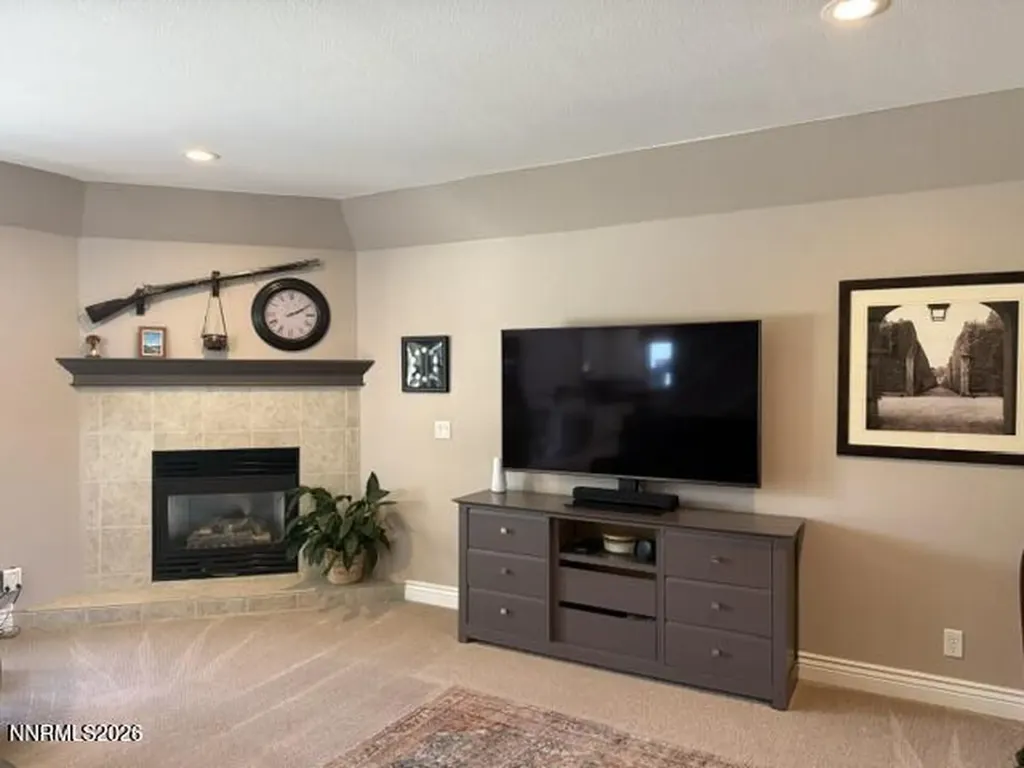 2911 La Cresta Minden NV 89423