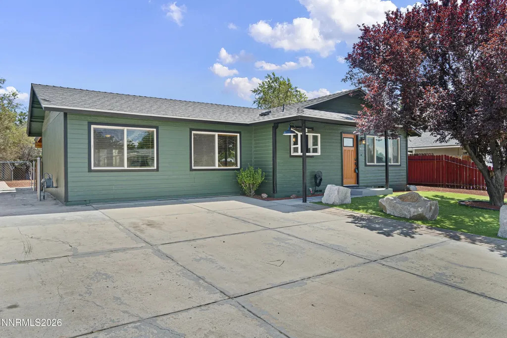 415 Keystone Dayton NV 89403