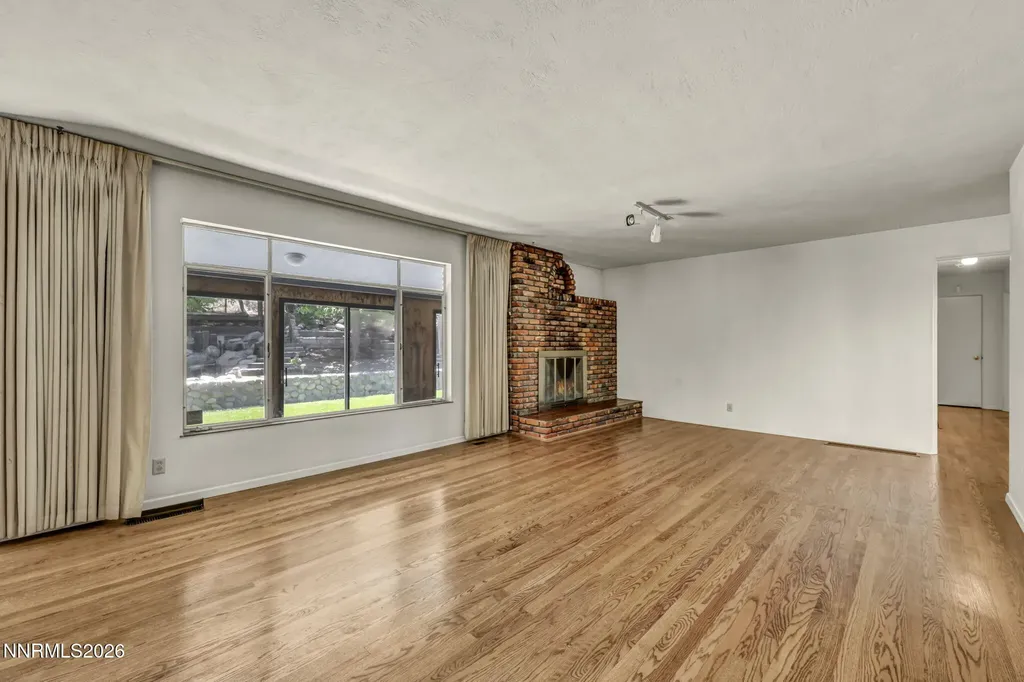 3490 Plumb Reno NV 89509