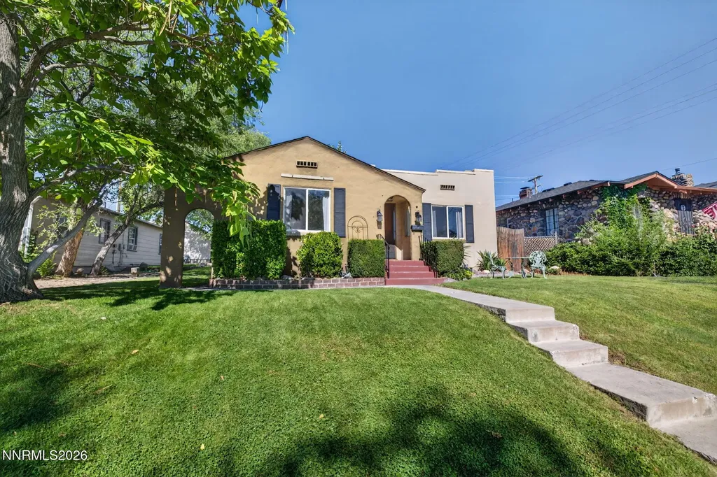 1207 Lander Reno NV 89509