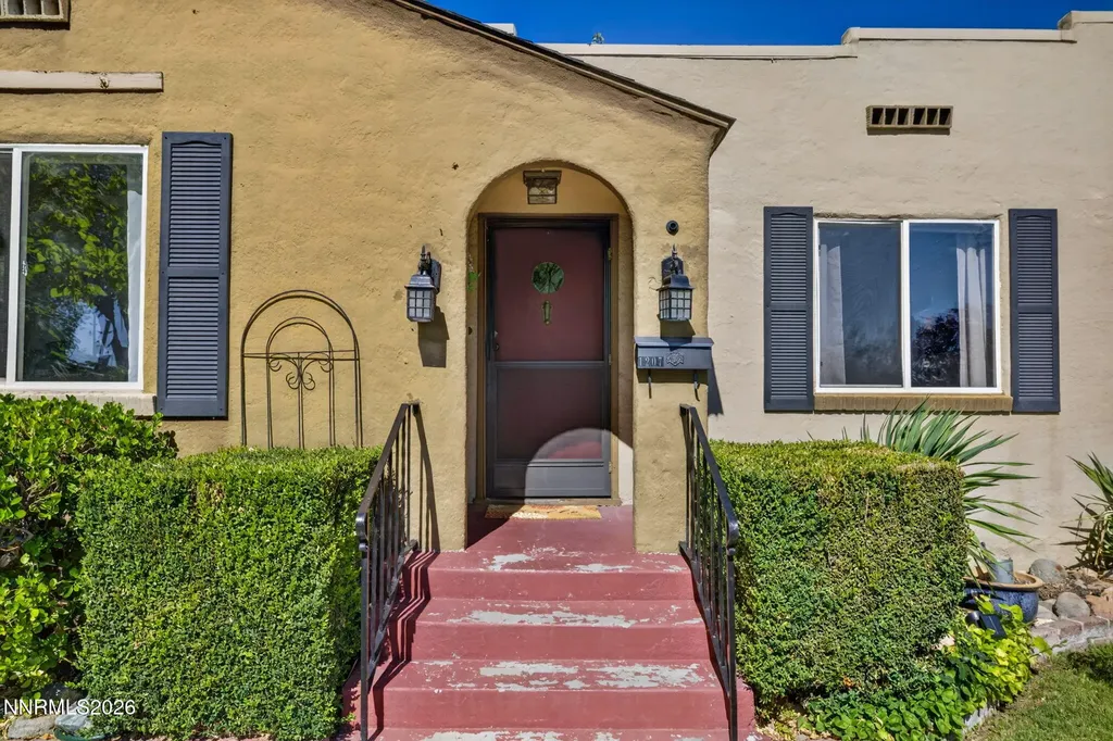 1207 Lander Reno NV 89509