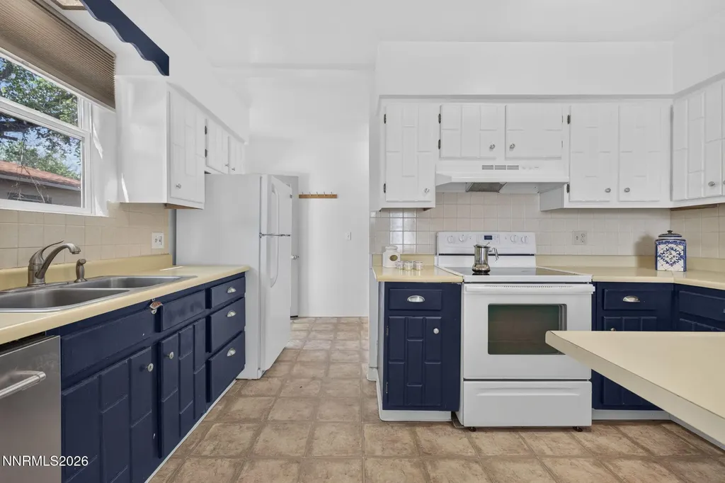 1207 Lander Reno NV 89509