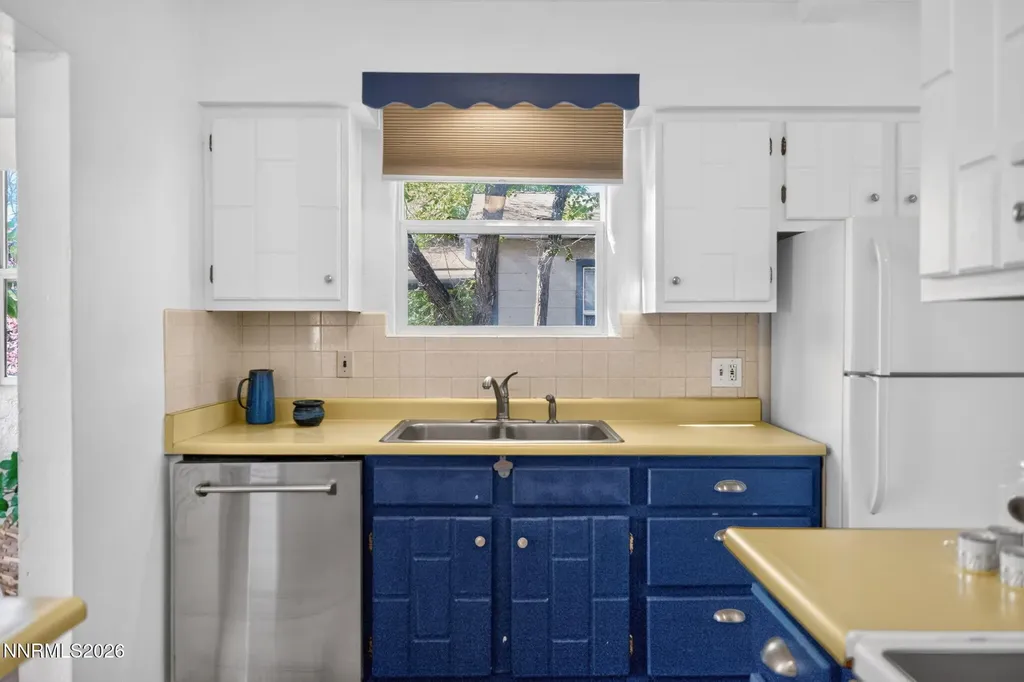 1207 Lander Reno NV 89509