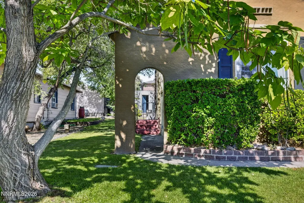 1207 Lander Reno NV 89509
