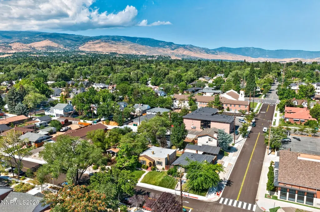 1207 Lander Reno NV 89509