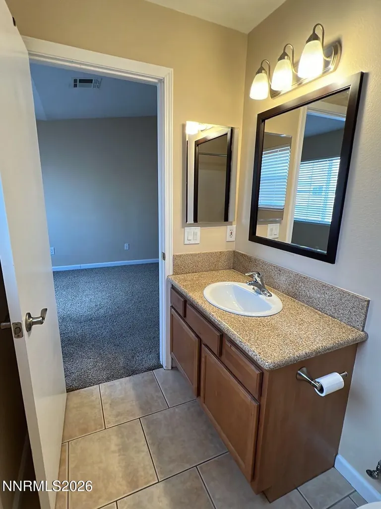 5765 Vista Serena Sparks NV 89436