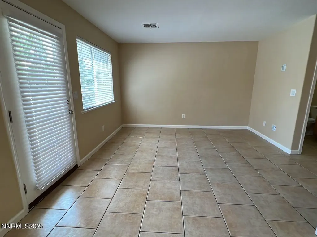 5765 Vista Serena Sparks NV 89436