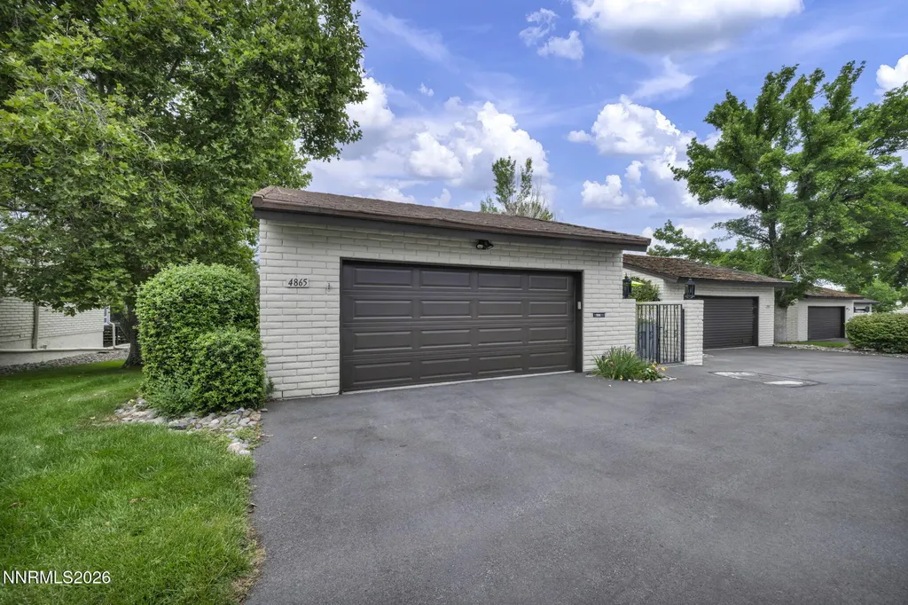 4865 Lakeridge Reno NV 89509