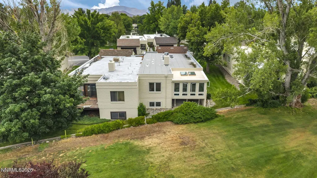 4865 Lakeridge Reno NV 89509