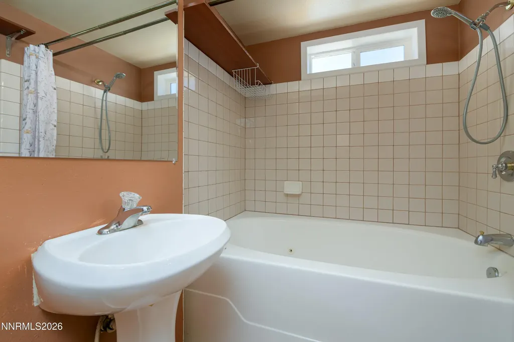 705 Addler Gardnerville NV 89460